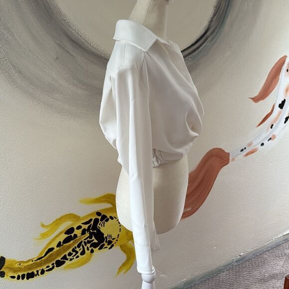 Zara cropped blouse.  Zipper closure on side.  Size XS. - Picture 4 of 6